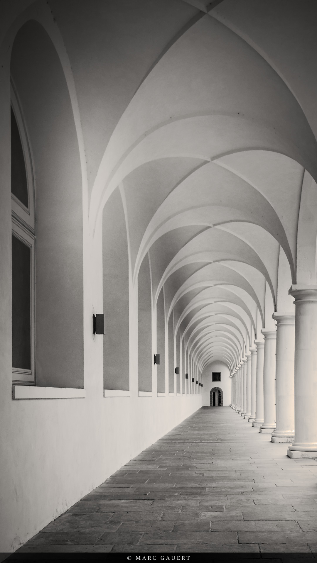 Gang im Stallhof / Dresden