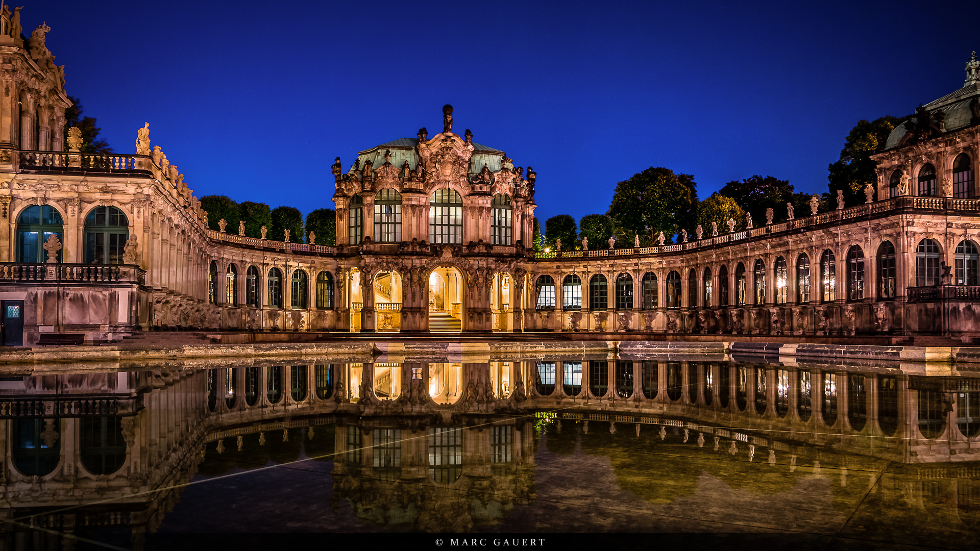 Wallpavillon zur blauen Stunde