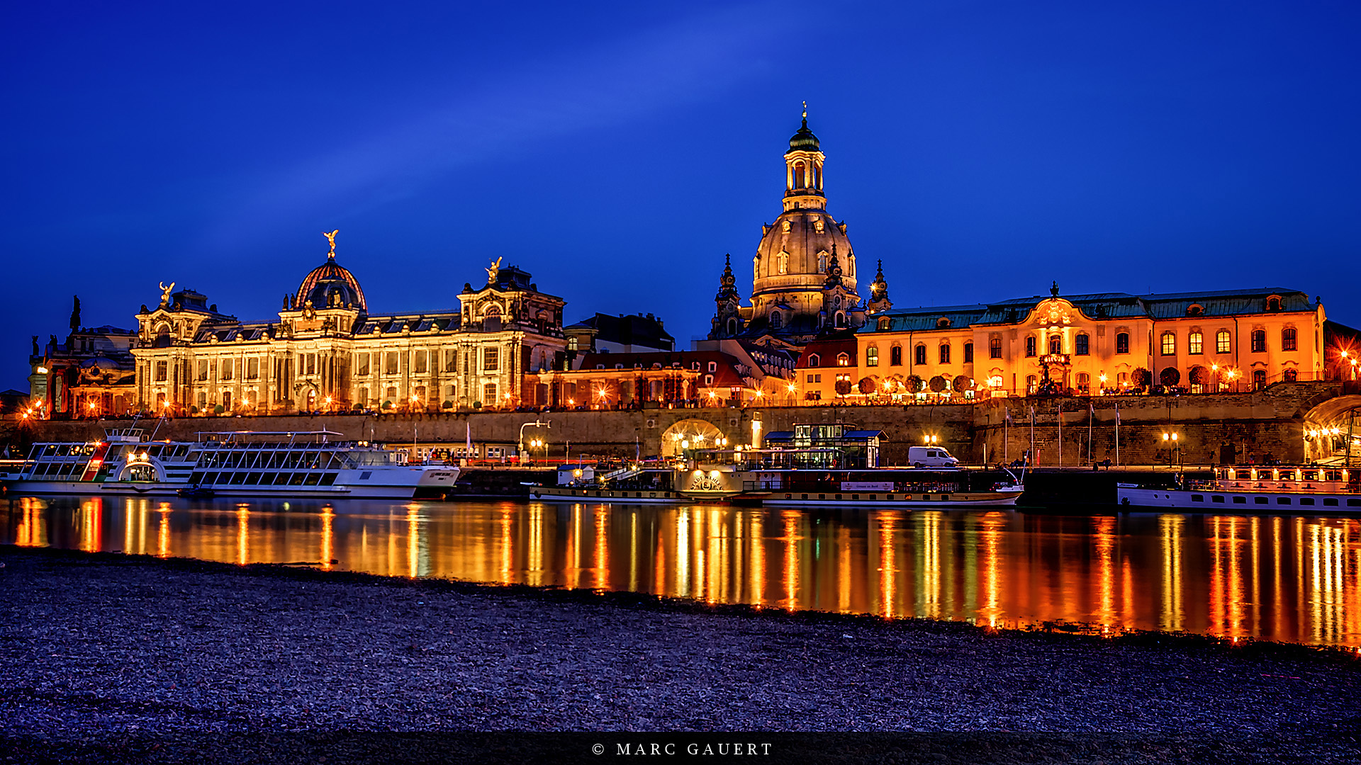 Brühlesche Terrasse zur Blauen Stunde